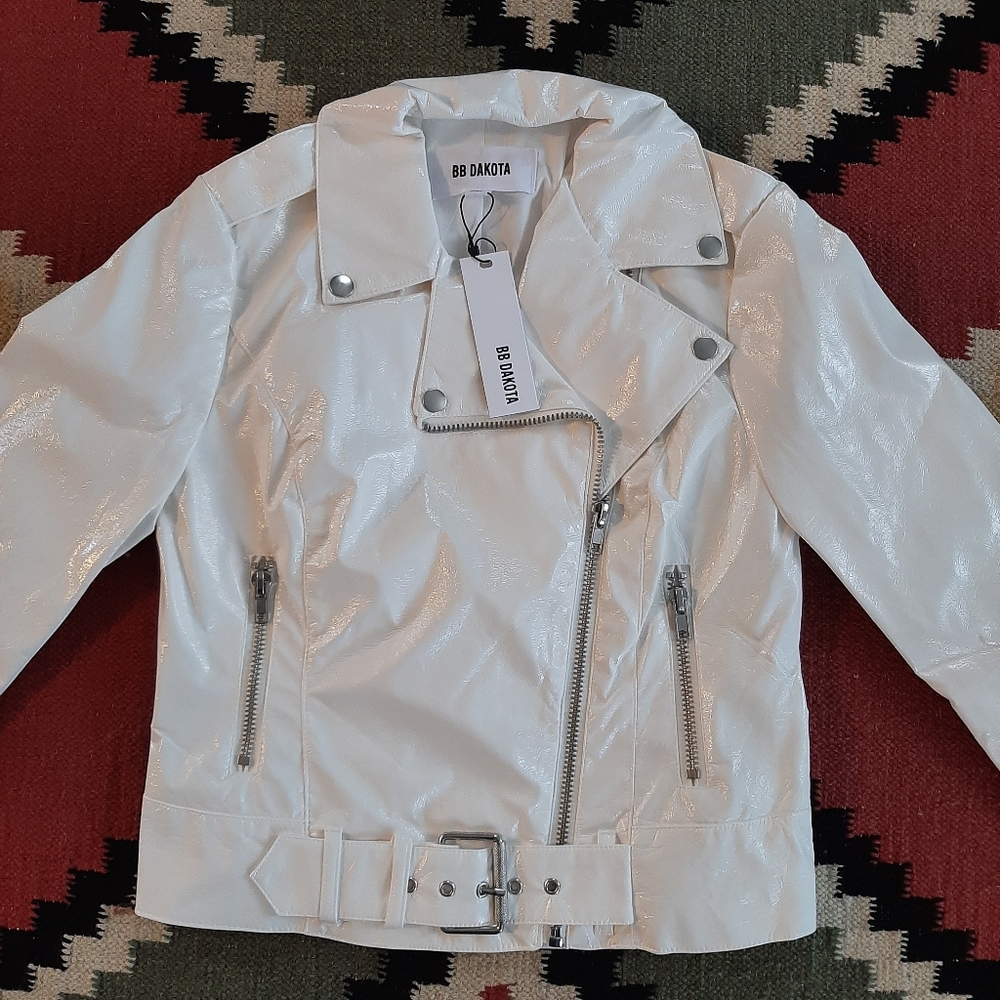 BB DAKOTA It's Electric Vegan Leather Moto Jacket Shiny White XS - Picture 5 of 15